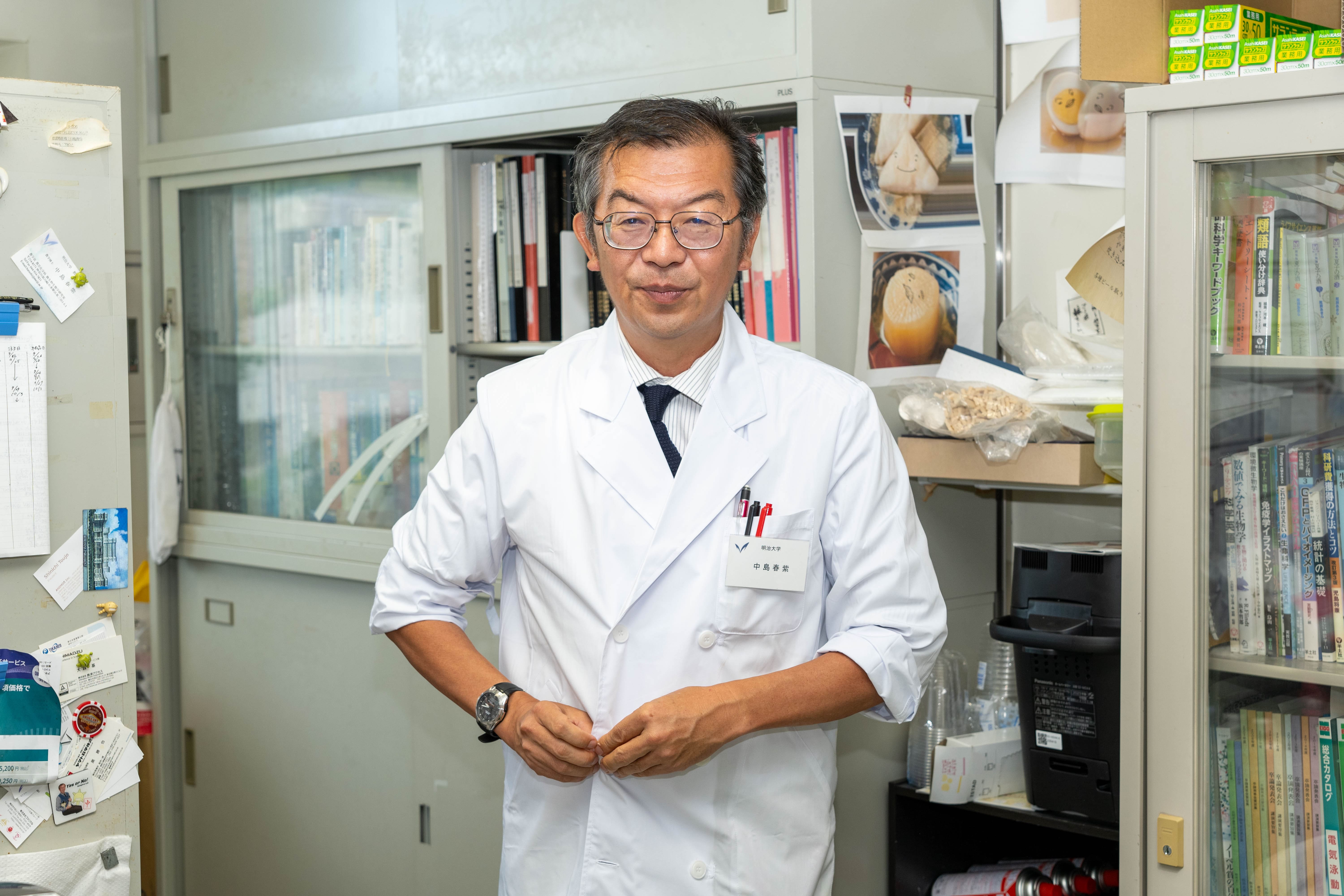 Professor Harushi Nakajima, a leading expert in applied research on microorganisms such as koji fungus.